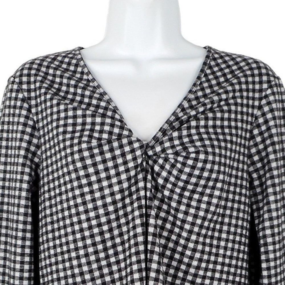 Old Navy Womens Top M Black White Twist V-Neck Long Sleeve Brushed Gingham Check